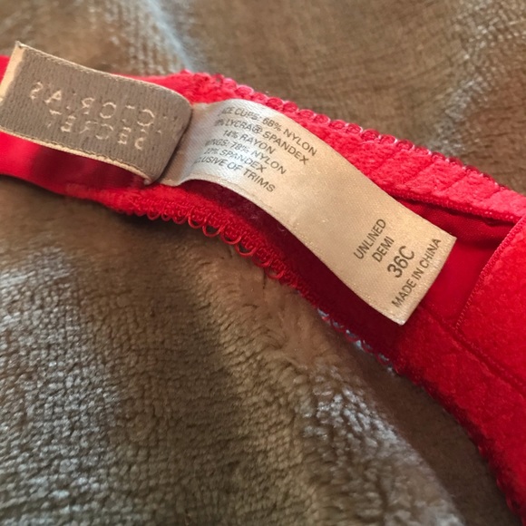 Sexy VS Red Bra 36C - Picture 5 of 5